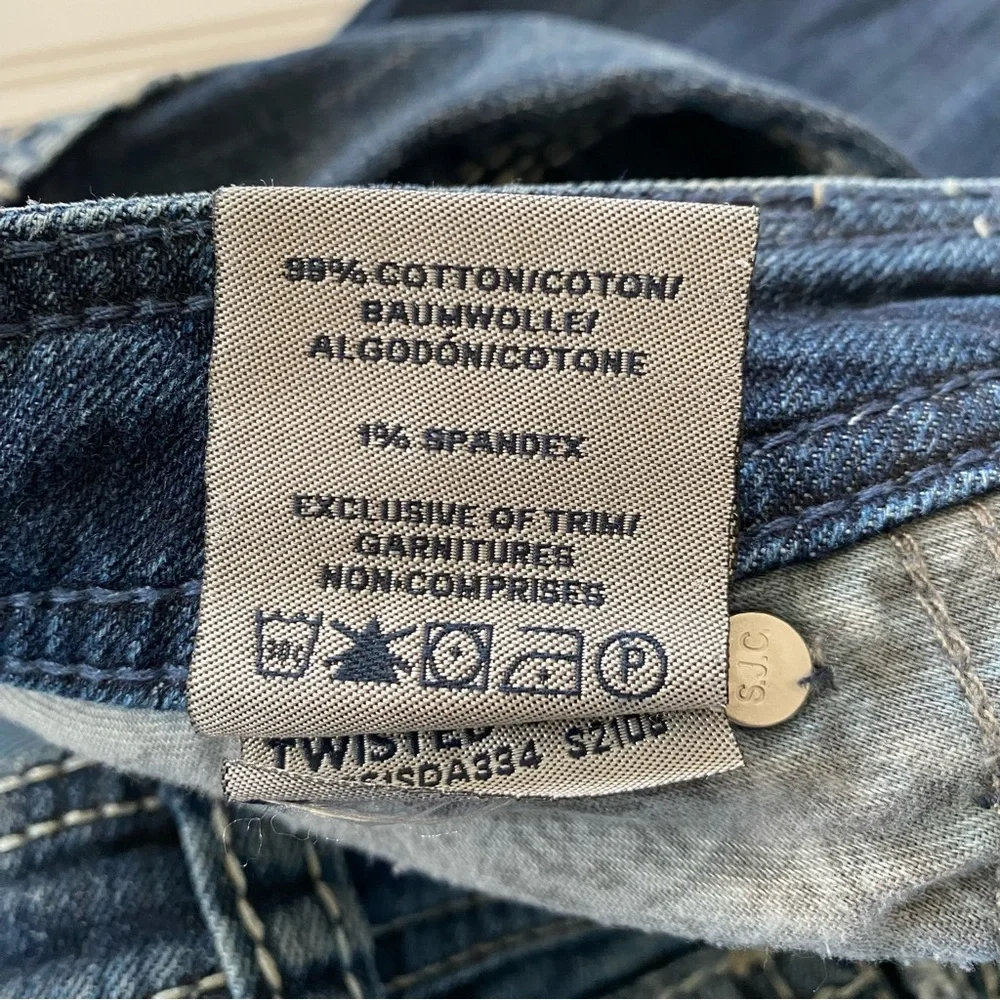 Silver Jeans Twisted Capri Distressed Denim Women’s Size W29